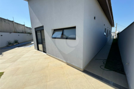 Casa à venda com 3 suítes no condomínio Reserva Central Parque, Salto - SP