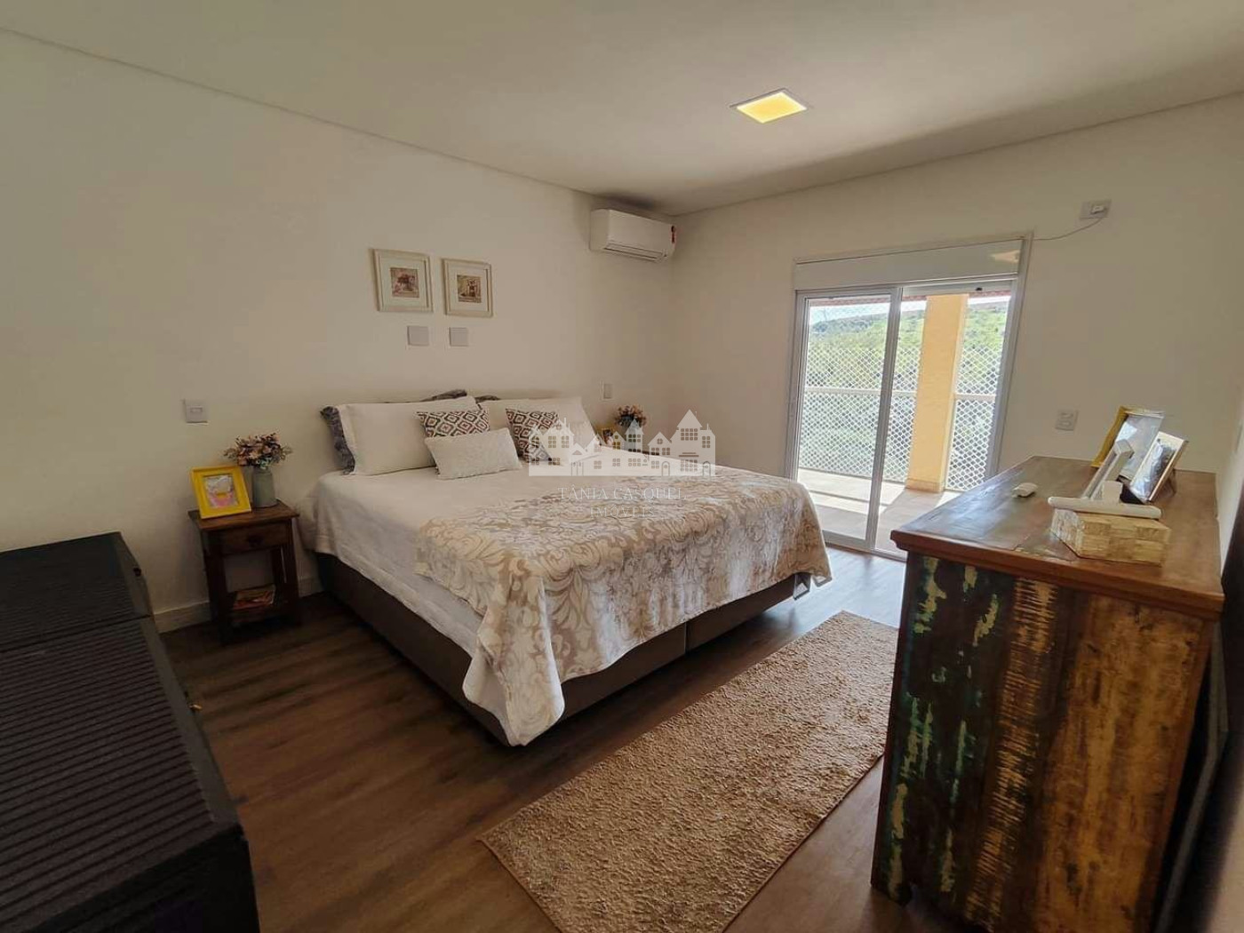 Casa à venda com 6 suítes no condomínio Portal Ouro Verde, Atibaia - SP