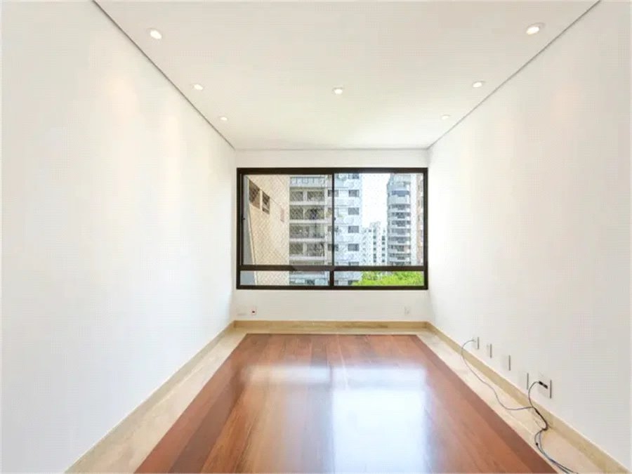 Apartamento à venda ou para alugar com 3 suítes em Real Parque, São Paulo, SP