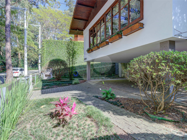 Casa Térrea à venda com 4 quartos, sendo 1 suíte,  em Jardim Marajoara, São Paulo, SP