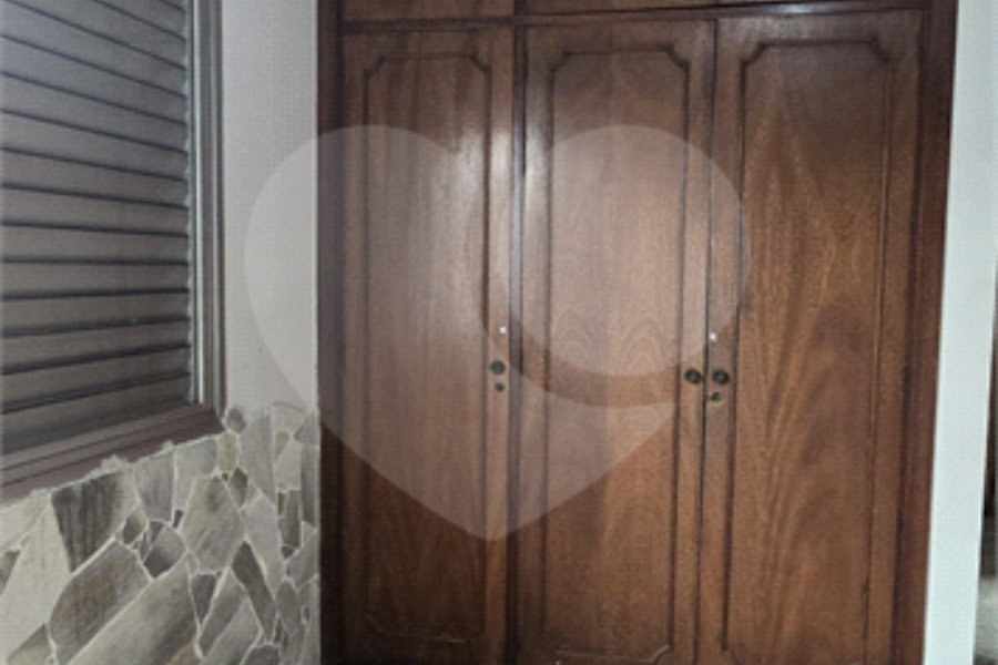 Casa à venda com 3 quartos, sendo 1 suíte, em Morumbi, São Paulo, SP