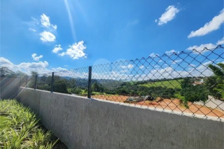 Casa à venda com 3 quartos, sendo 1 suíte, no condomínio Consoli Residencial, Atibaia - SP