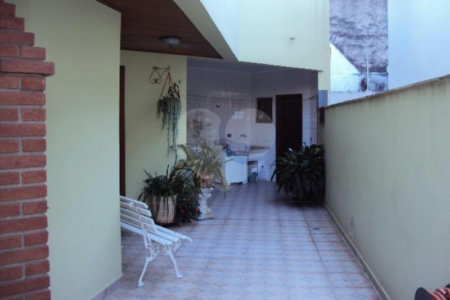 Sobrado à venda com 4 quartos, sendo 2 suítes, em Jardim Peri Peri, São Paulo, SP
