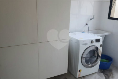 Casa à venda com 4 suítes no condomínio Vila Inglesa, Atibaia - SP