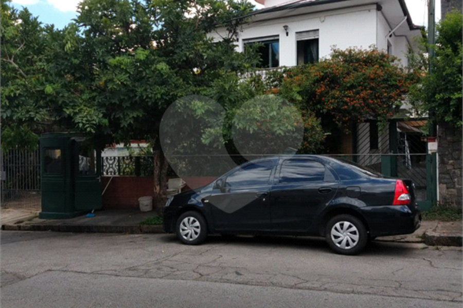Sobrado à venda com 4 quartos em Sumaré, São Paulo, SP