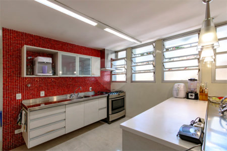 Casa à venda com 4 quartos, sendo 1 suíte,  em Jardim Leonor, São Paulo, SP