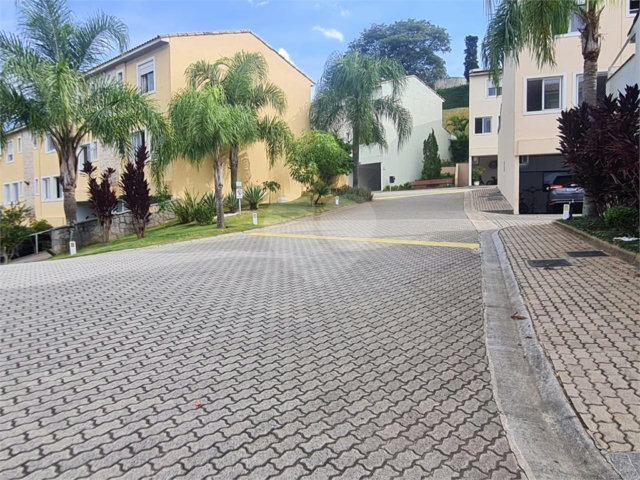 Casa à venda com 3 quartos, sendo 1 suíte,  no condomínio Jardim Itatinga II, São Paulo - SP