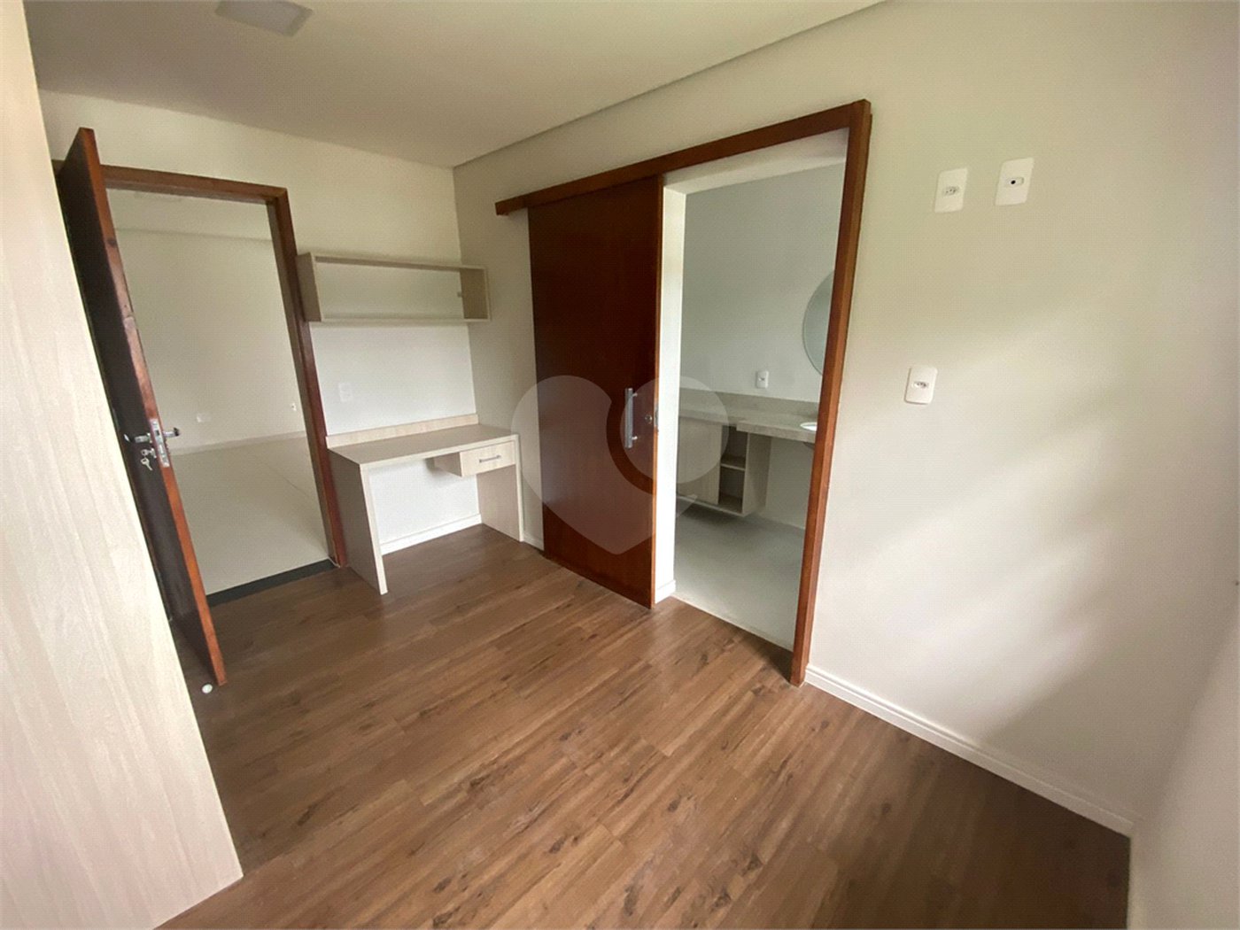 Casa à venda com 4 suítes em Vila Suissa, Mogi das Cruzes, SP