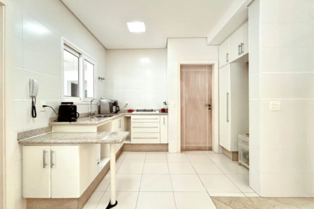 Casa à venda com 4 suítes no condomínio Quinta das Laranjeiras, Jundiaí - SP