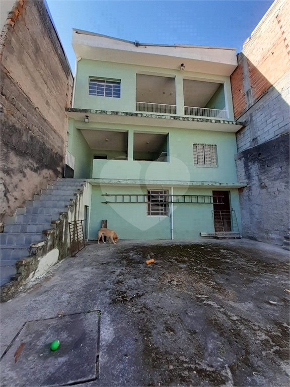 Sobrado à venda com 4 quartos em Vila Correa, Ferraz de Vasconcelos, SP