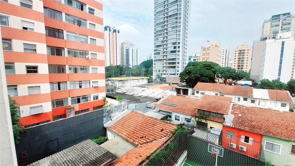 Apartamento à venda com 3 quartos, sendo 1 suíte, em Vila Olímpia, São Paulo, SP