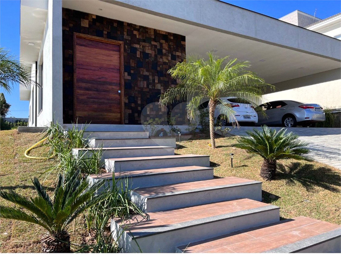 Casa à venda com 4 suítes no condomínio Village Saint Charbel, Araçoiaba da Serra - SP