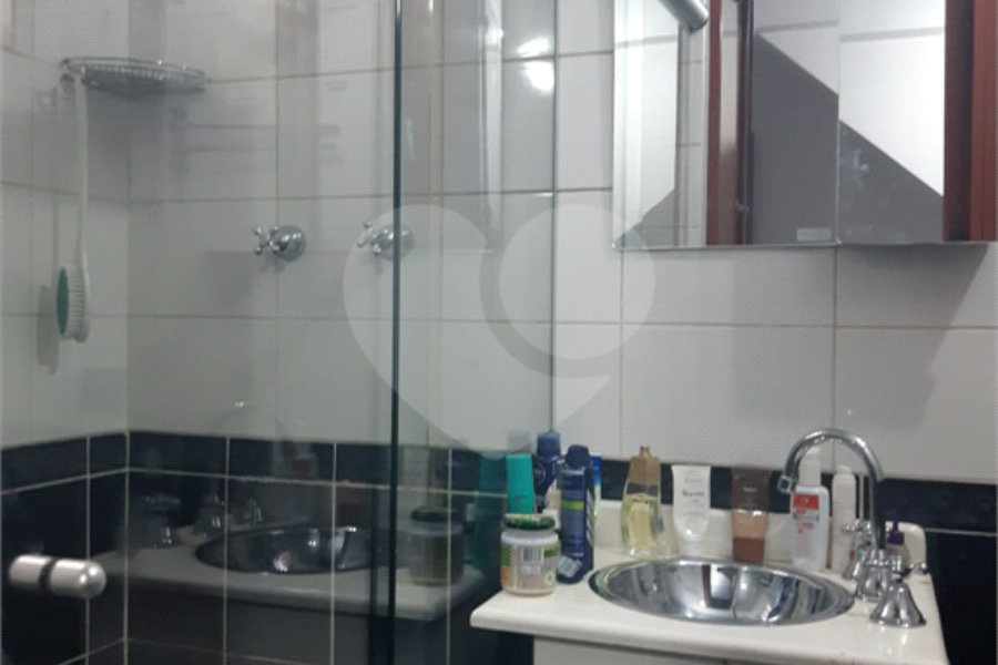 Sobrado à venda com 5 quartos, sendo 3 suítes, em Horto, São Paulo, SP