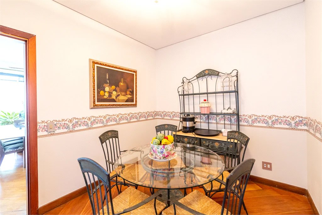 Casa à venda com 4 quartos, sendo 2 suítes, em Brooklin Paulista, São Paulo, SP