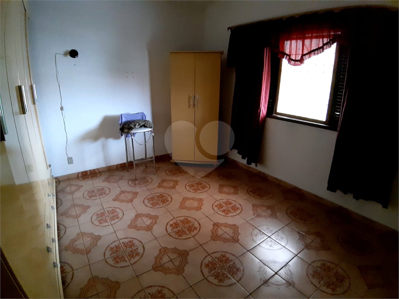 Sobrado à venda com 5 quartos em Vila Nivi, São Paulo, SP
