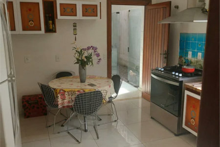 Casa à venda com 3 quartos, sendo 1 suíte,  em Jardim Leonor, São Paulo, SP