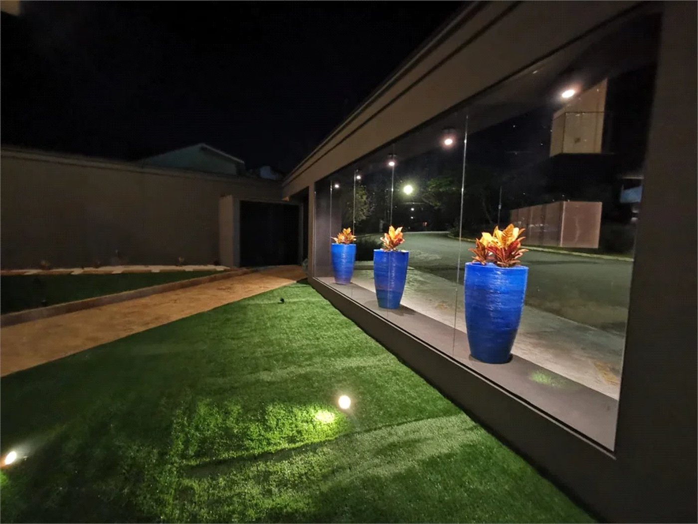 Casa à venda ou para alugar com 4 suítes em Parque dos Príncipes, São Paulo, SP