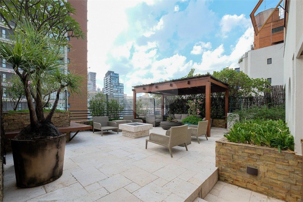 Apartamento à venda com 4 quartos, sendo 1 suíte, em Jardim América, São Paulo, SP