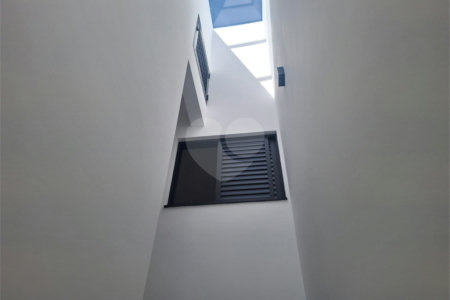 Sobrado à venda com 3 quartos, sendo 1 suíte, em Vila São Geraldo, São Paulo, SP