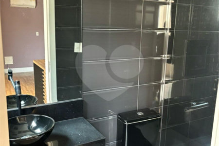 Casa à venda com 3 quartos, sendo 1 suíte, no condomínio Recanto das Araucárias, Suzano - SP