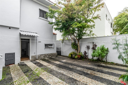 Casa à venda com 3 quartos, sendo 1 suíte, em Jardim Paulista, São Paulo, SP