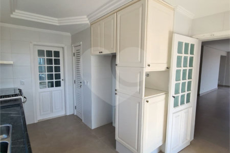 Casa à venda com 3 suítes no condomínio Estância Marambaia, Vinhedo - SP