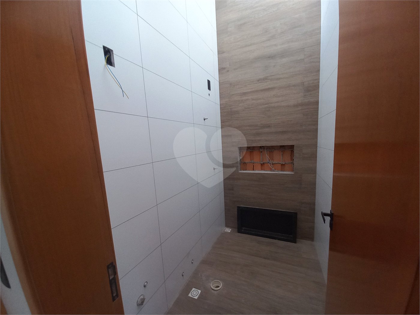 Casa à venda com 3 quartos, sendo 1 suíte, no condomínio Horto Florestal Villagio, Sorocaba - SP