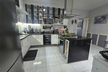 Casa à venda com 5 quartos, sendo 2 suítes, em Tijuca, Rio de Janeiro, RJ