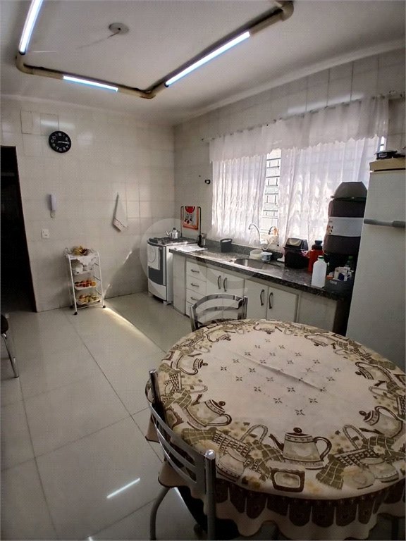 Sobrado à venda com 4 quartos, sendo 2 suítes, em Vila Constança, São Paulo, SP