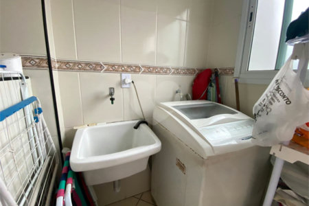 Apartamento à venda com 2 quartos, sendo 1 suíte, em Guilhermina, Praia Grande, SP