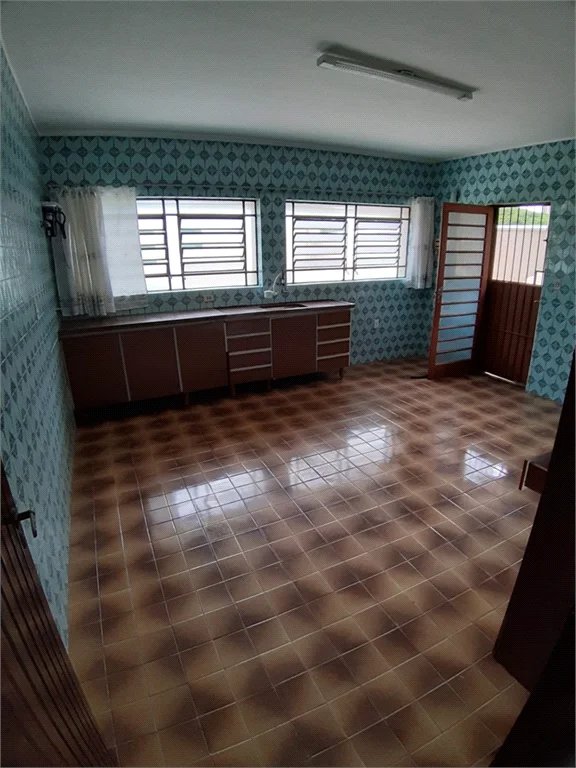 Sobrado à venda com 4 quartos, sendo 1 suíte, em Vila Gomes, São Paulo, SP