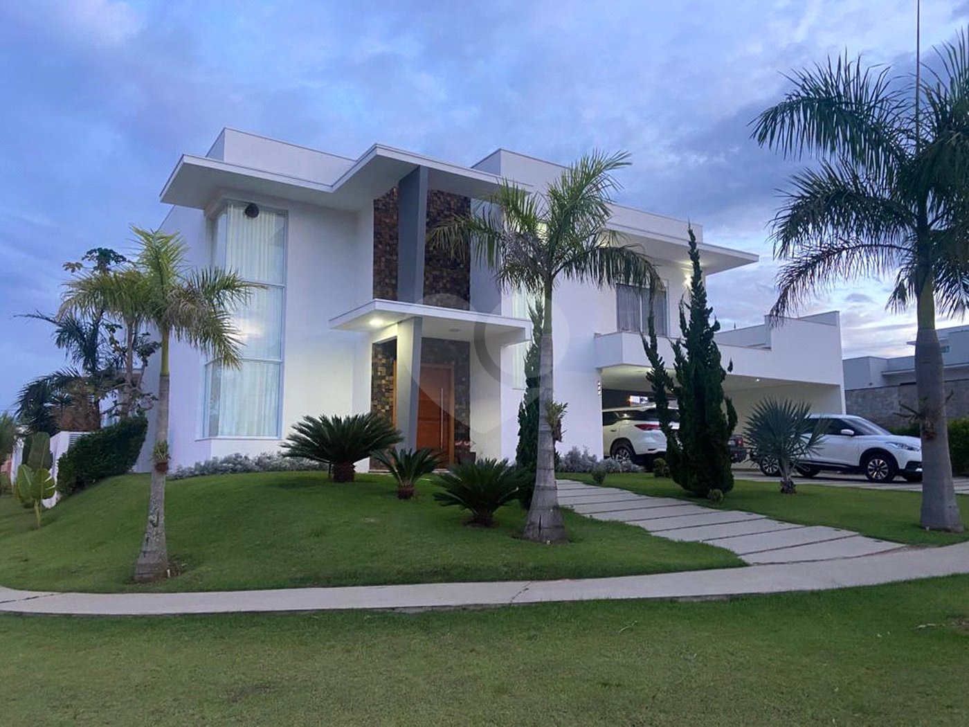 Casa à venda com 5 suítes no condomínio Residencial Fazenda Alta Vista, Salto de Pirapora - SP
