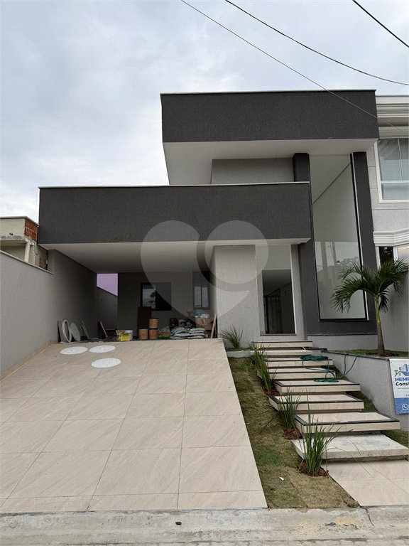 Casa à venda com 3 quartos, sendo 1 suíte, no condomínio Grand Park, Rio de Janeiro - RJ