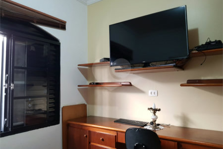 Casa à venda com 3 quartos, sendo 1 suíte, no condomínio City Campo Grande, São Paulo - SP
