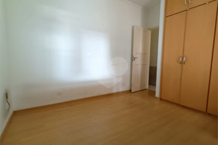 Casa térrea com duas edículas para venda - Saúde, SP.