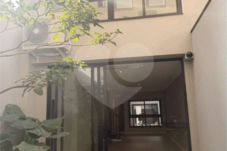 Sobrado à venda com 2 suítes em Vila Nova Conceição, São Paulo, SP