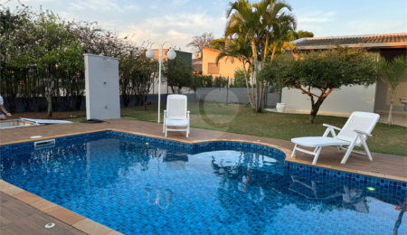 Casa à venda com 4 quartos, sendo 3 suítes, no condomínio Terras de Mont Serrat, Salto - SP