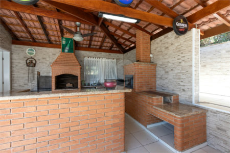 Casa Térrea à venda com 3 quartos, sendo 1 suíte, em Alpes D'ouro, Bom Jesus dos Perdões, SP