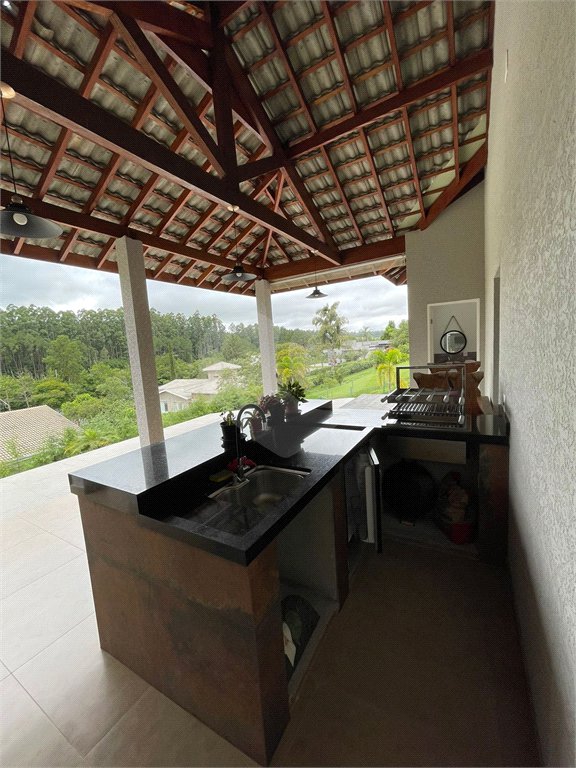 Casa à venda com 4 suítes no condomínio Jardim das Palmeiras, Bragança Paulista - SP