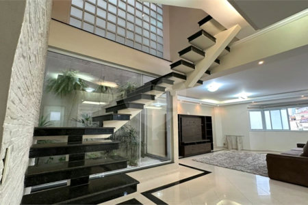 Casa à venda com 4 quartos, sendo 3 suítes, em Vila Galvão, Guarulhos, SP