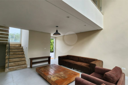 Casa à venda com 5 quartos, sendo 2 suítes, no condomínio Residencial Jardim Primavera, Louveira - SP