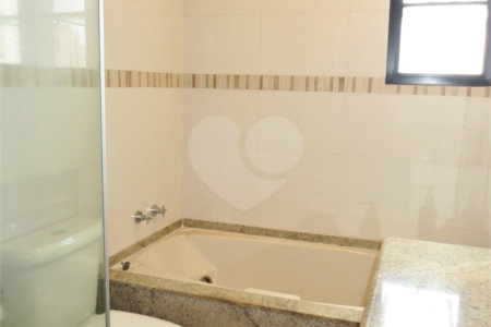 Apartamento à venda com 4 quartos, sendo 3 suítes,  em Saúde, São Paulo, SP