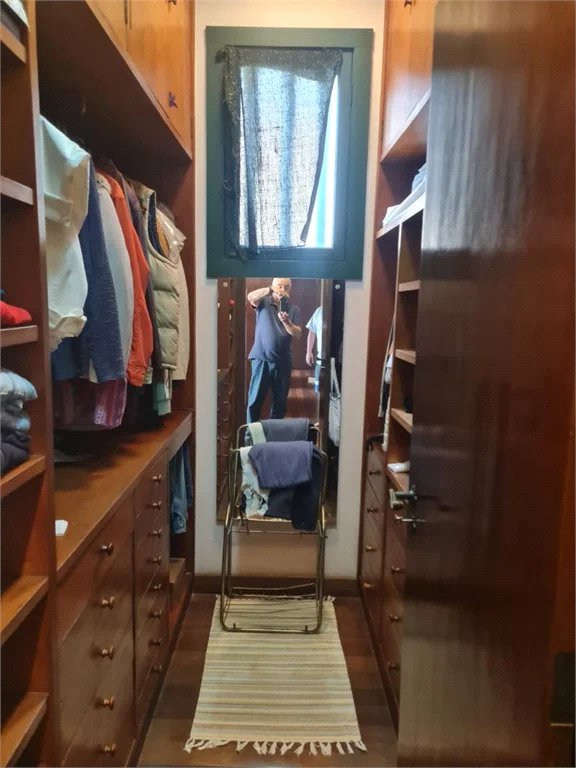 Casa à venda com 5 quartos, sendo 2 suítes, em Jardim Morumbi, São Paulo, SP