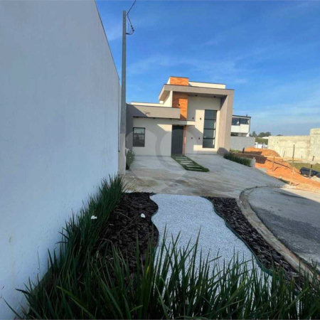 Casa à venda com 3 quartos, sendo 1 suíte, no condomínio Horto Florestal Villagio, Sorocaba - SP
