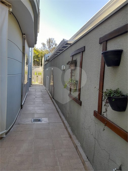 Casa à venda com 4 quartos, sendo 3 suítes, no condomínio Residencial Terras de Vinhedo, Vinhedo - SP