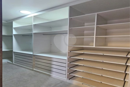 Casa à venda com 3 quartos, sendo 1 suíte, no condomínio Mantova, Indaiatuba - SP