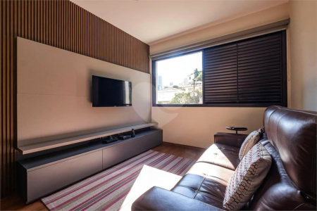 Apartamento à venda com 3 quartos, sendo 1 suíte, em Jardim das Bandeiras, São Paulo, SP
