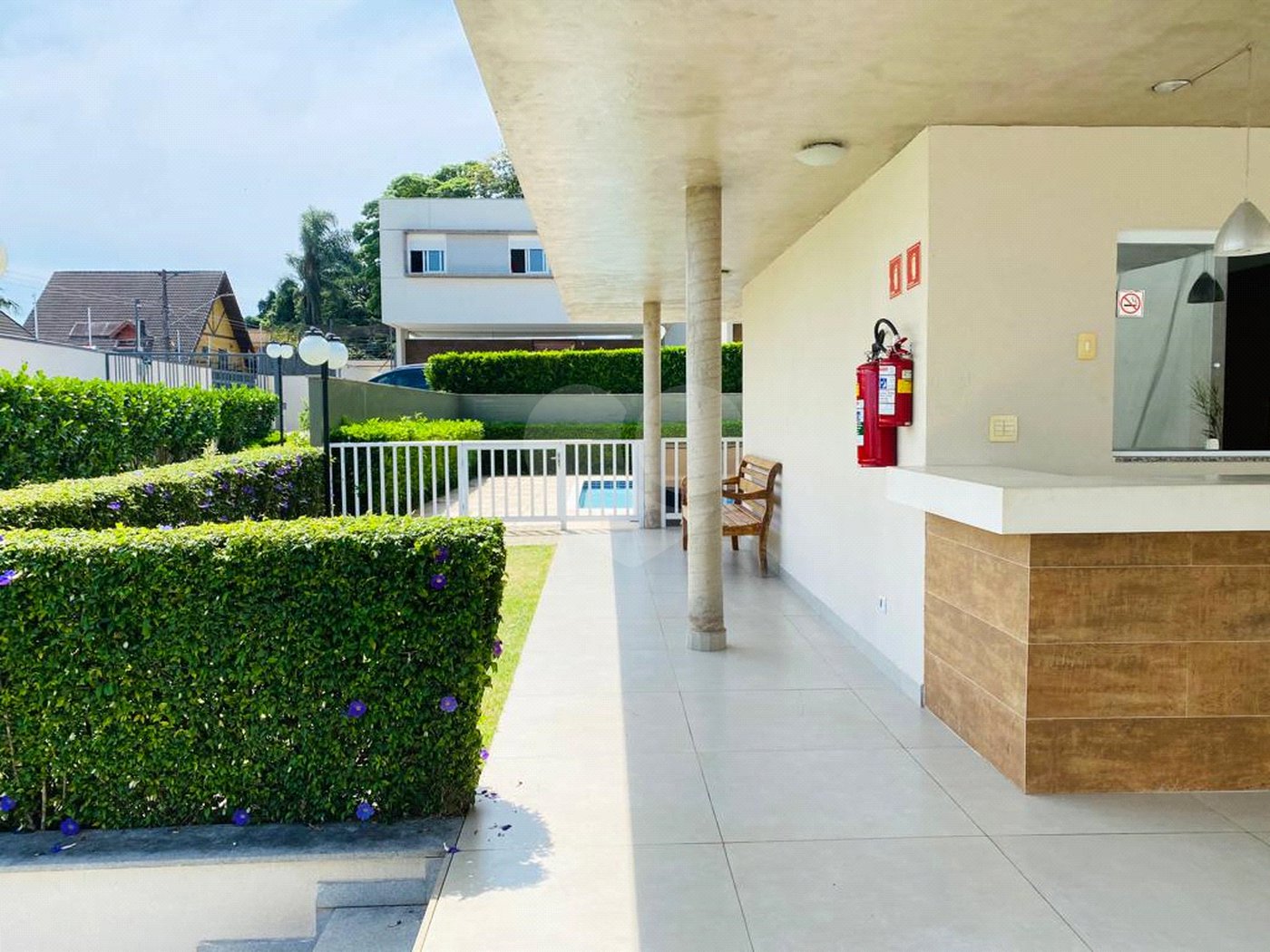 Casa à venda com 4 quartos, sendo 2 suítes, no condomínio Residencial Vila Lagos, São Paulo - SP