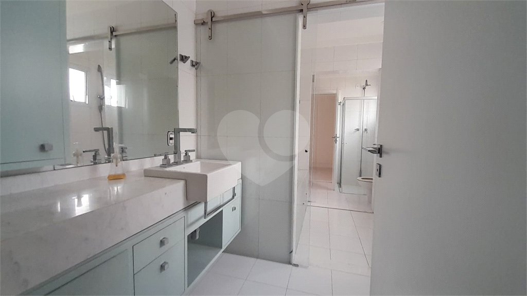 Sobrado à venda com 6 quartos, sendo 5 suítes, no Centro, São Bernardo do Campo, SP