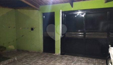 Casa à venda com 5 quartos, sendo 1 suíte,  em Parque do Colégio, Suzano, SP